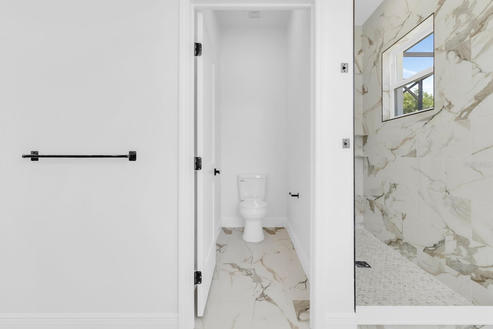 Image 24 of 50 For 376 Villa Sorrento Circle