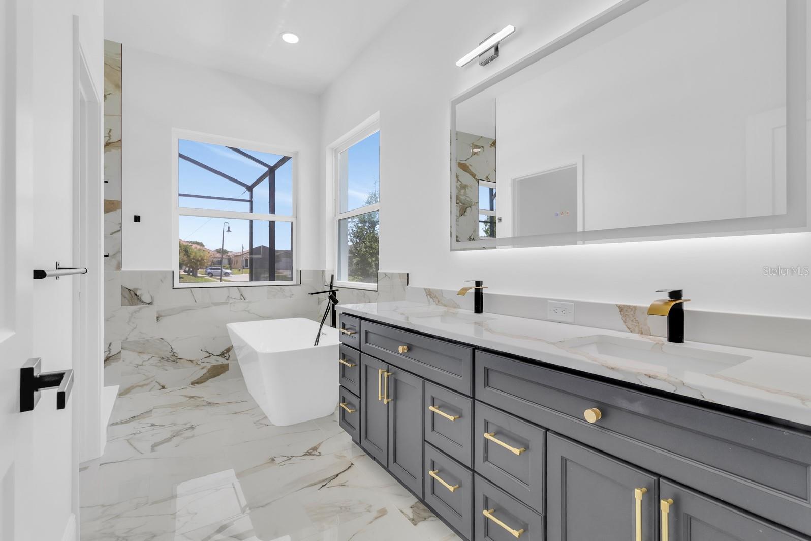 Image 25 of 50 For 376 Villa Sorrento Circle