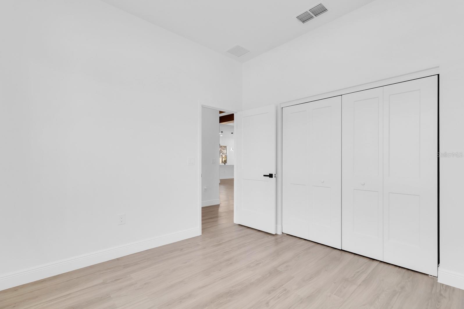 Image 30 of 50 For 376 Villa Sorrento Circle