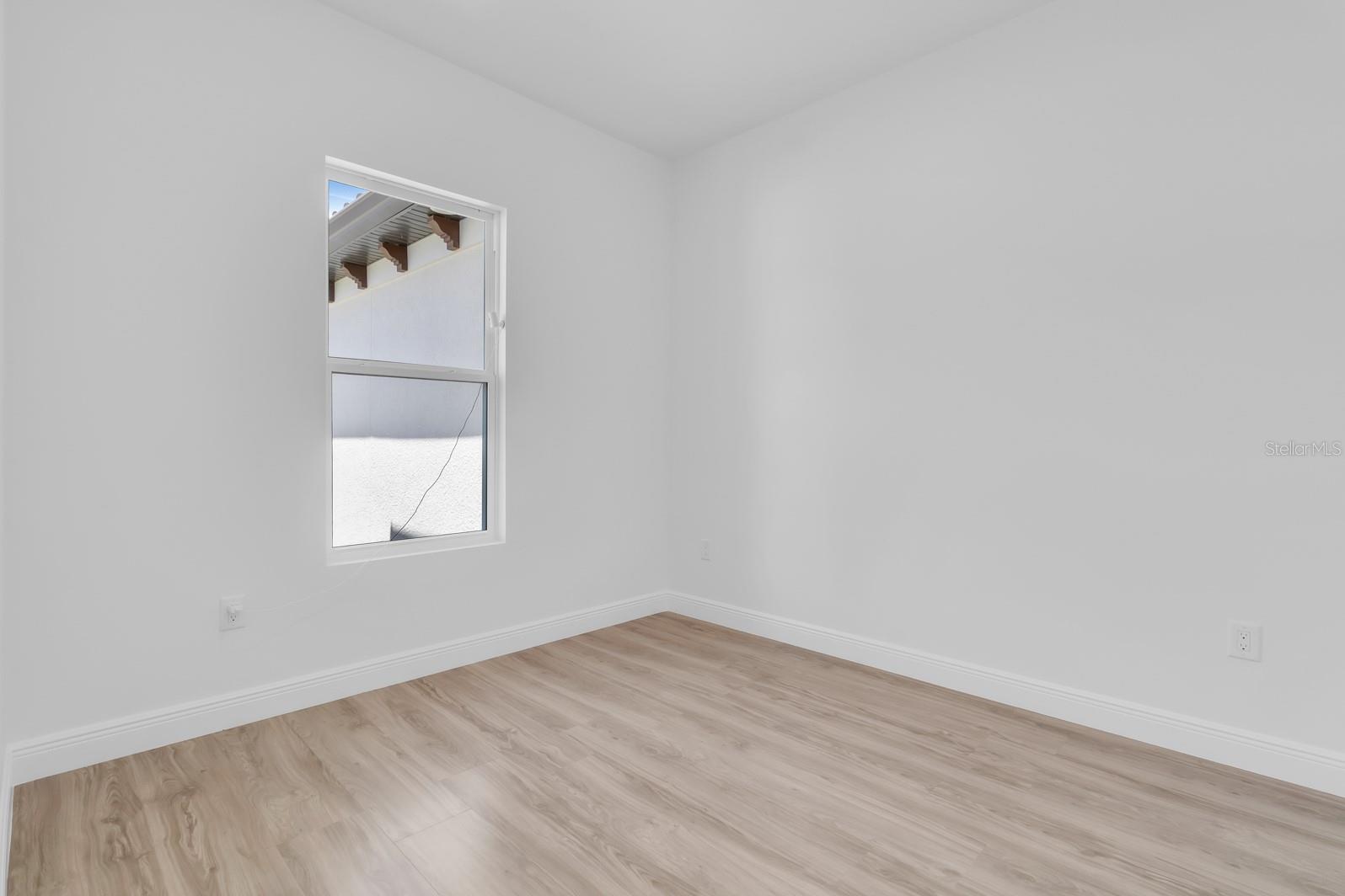 Image 32 of 50 For 376 Villa Sorrento Circle