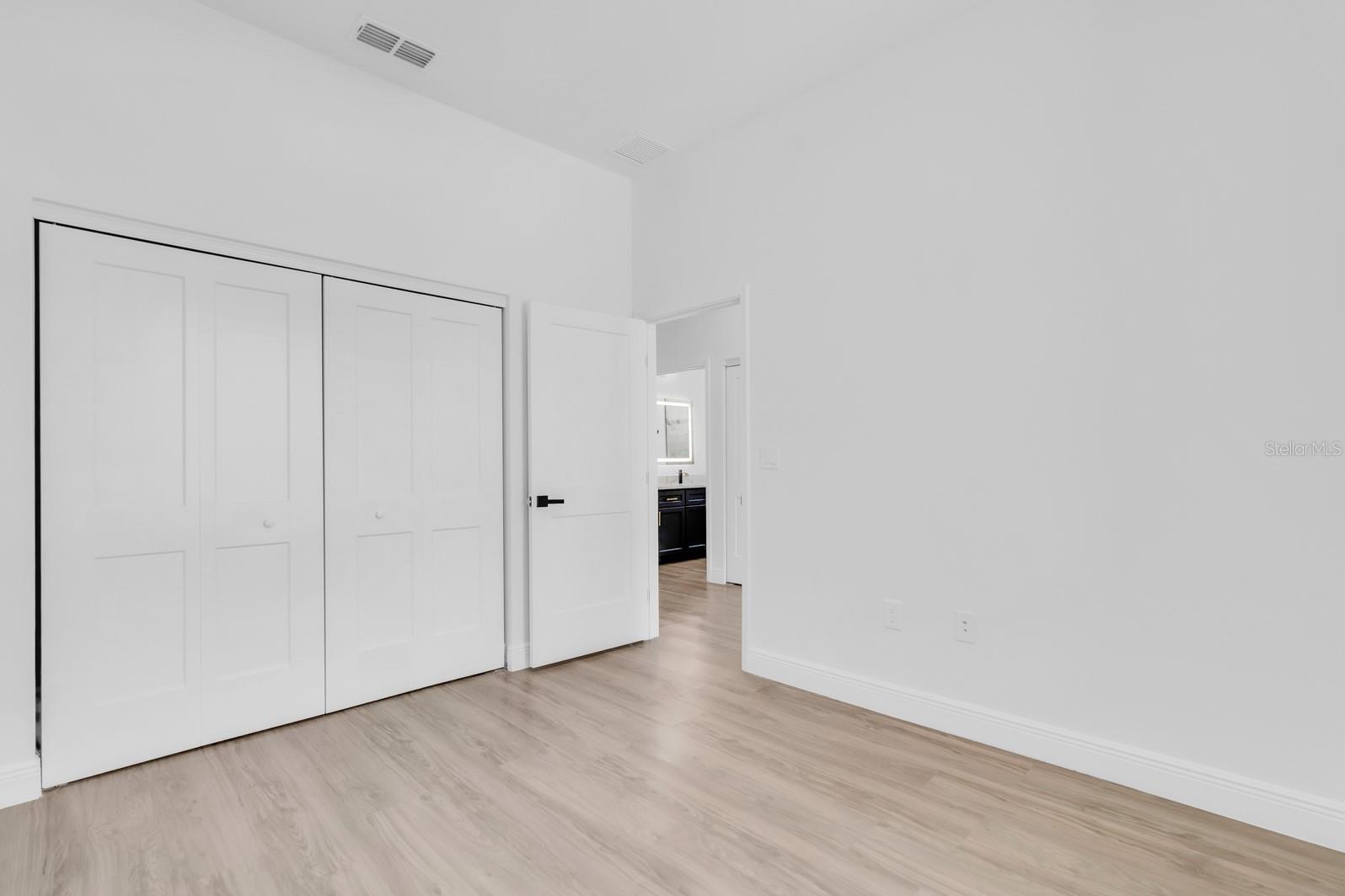 Image 33 of 50 For 376 Villa Sorrento Circle