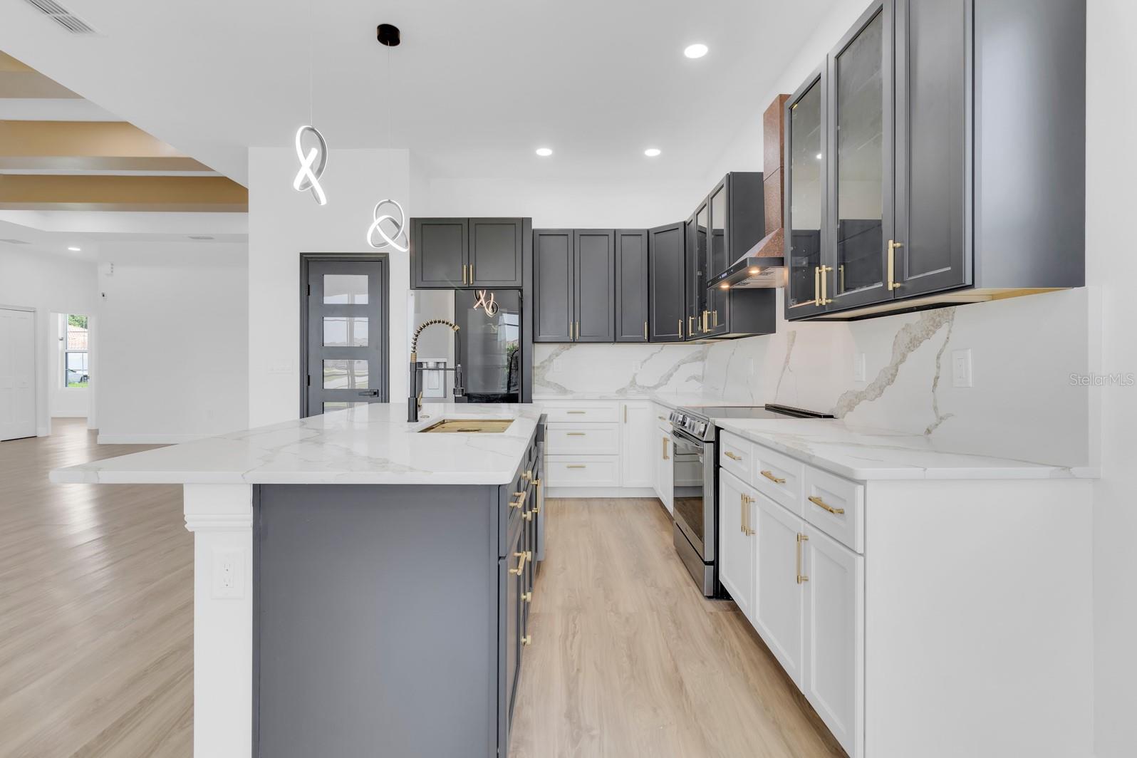 Image 7 of 50 For 376 Villa Sorrento Circle