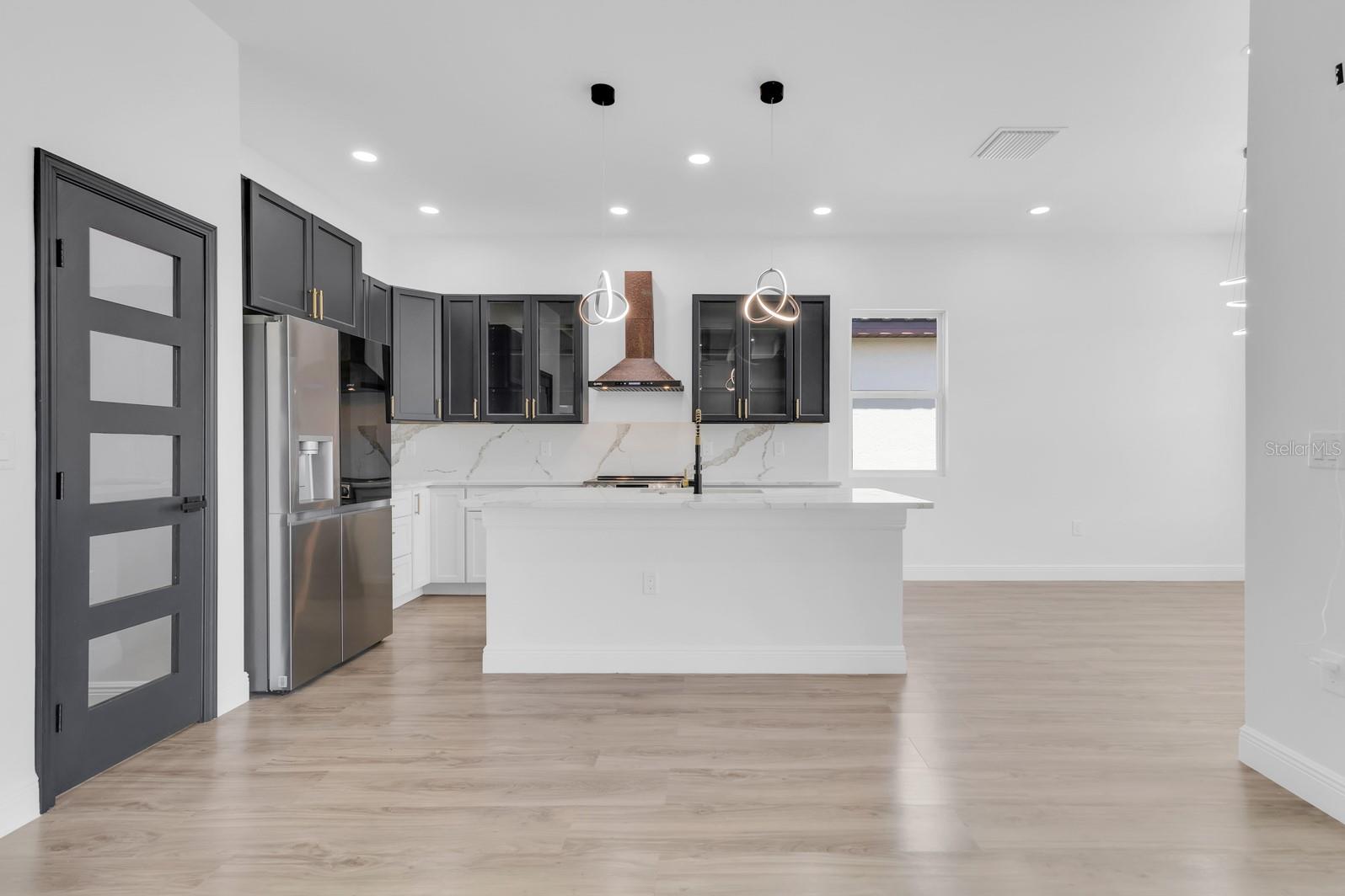 Image 8 of 50 For 376 Villa Sorrento Circle