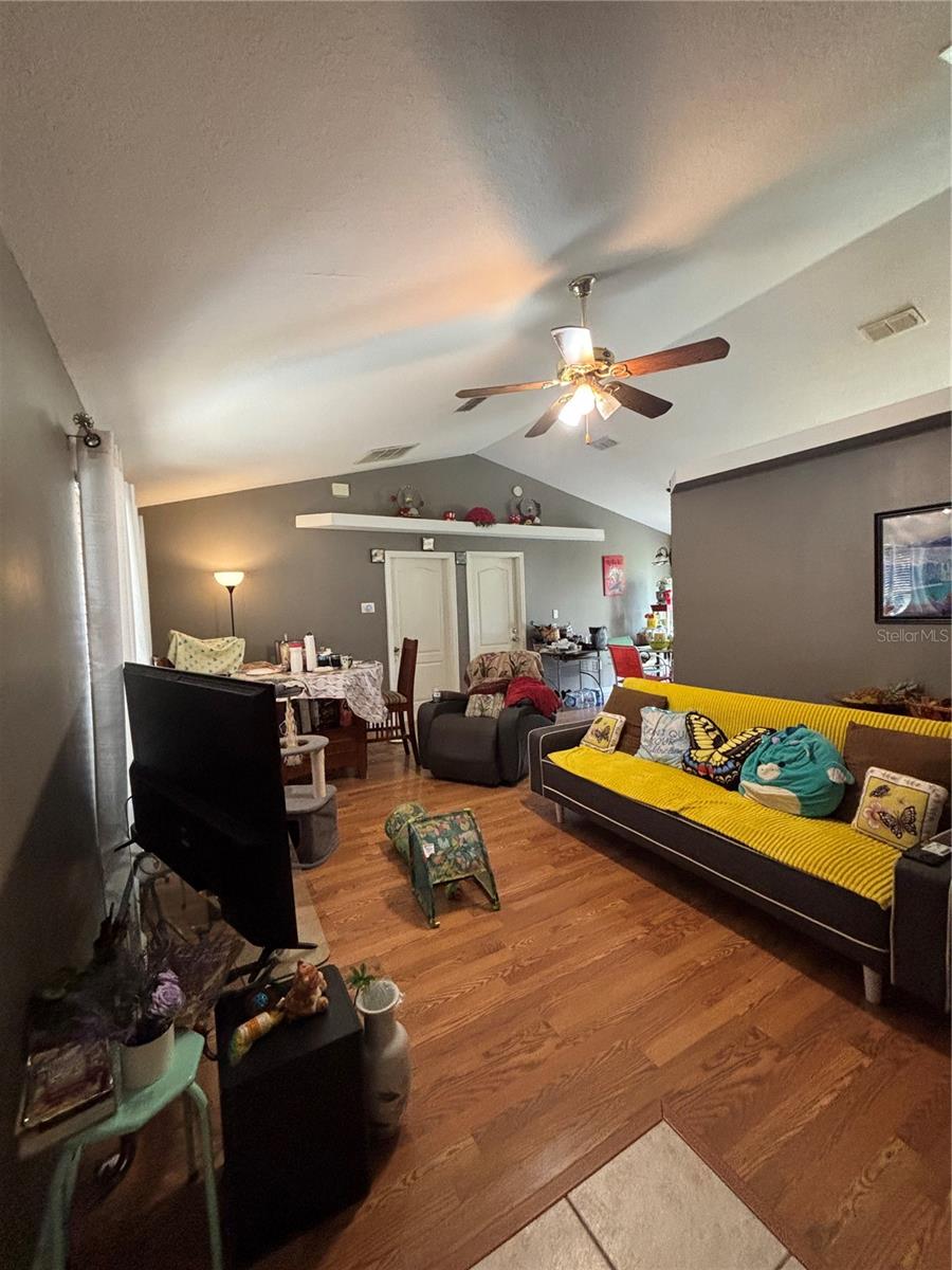 Image 3 of 13 For 4250 Worthington Place