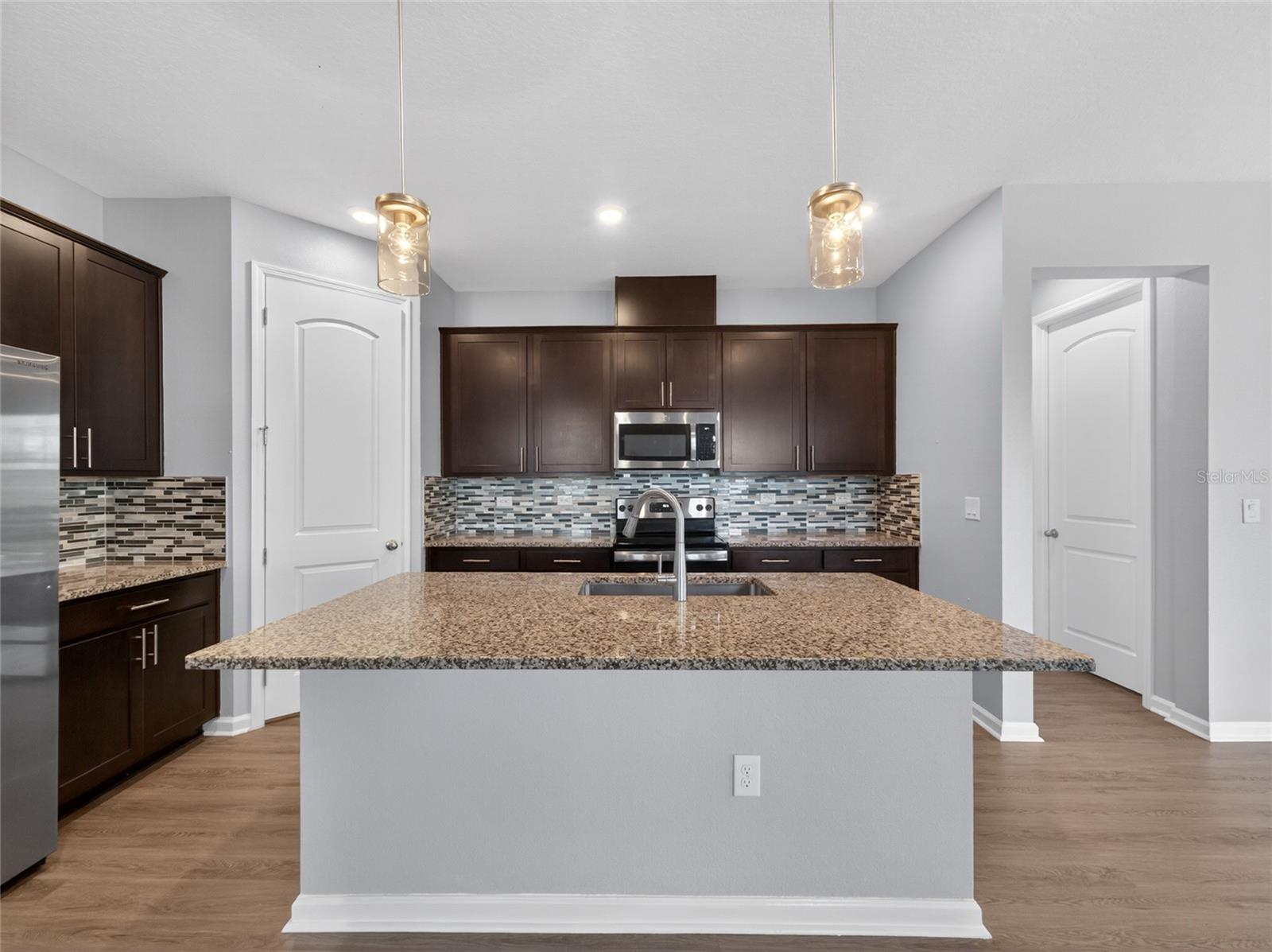 Image 5 of 25 For 8053 Cherrystone Street