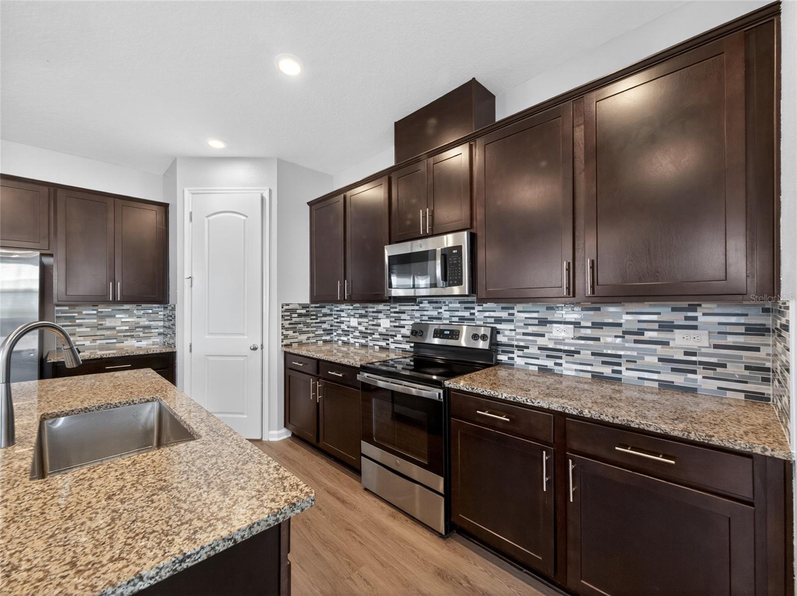 Image 9 of 25 For 8053 Cherrystone Street