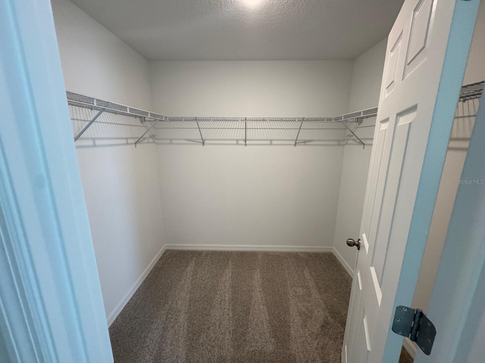 Image 19 of 22 For 466 Thompson Village Avenue