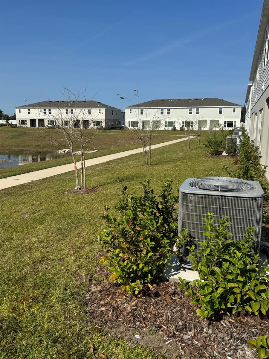 Image 20 of 22 For 466 Thompson Village Avenue