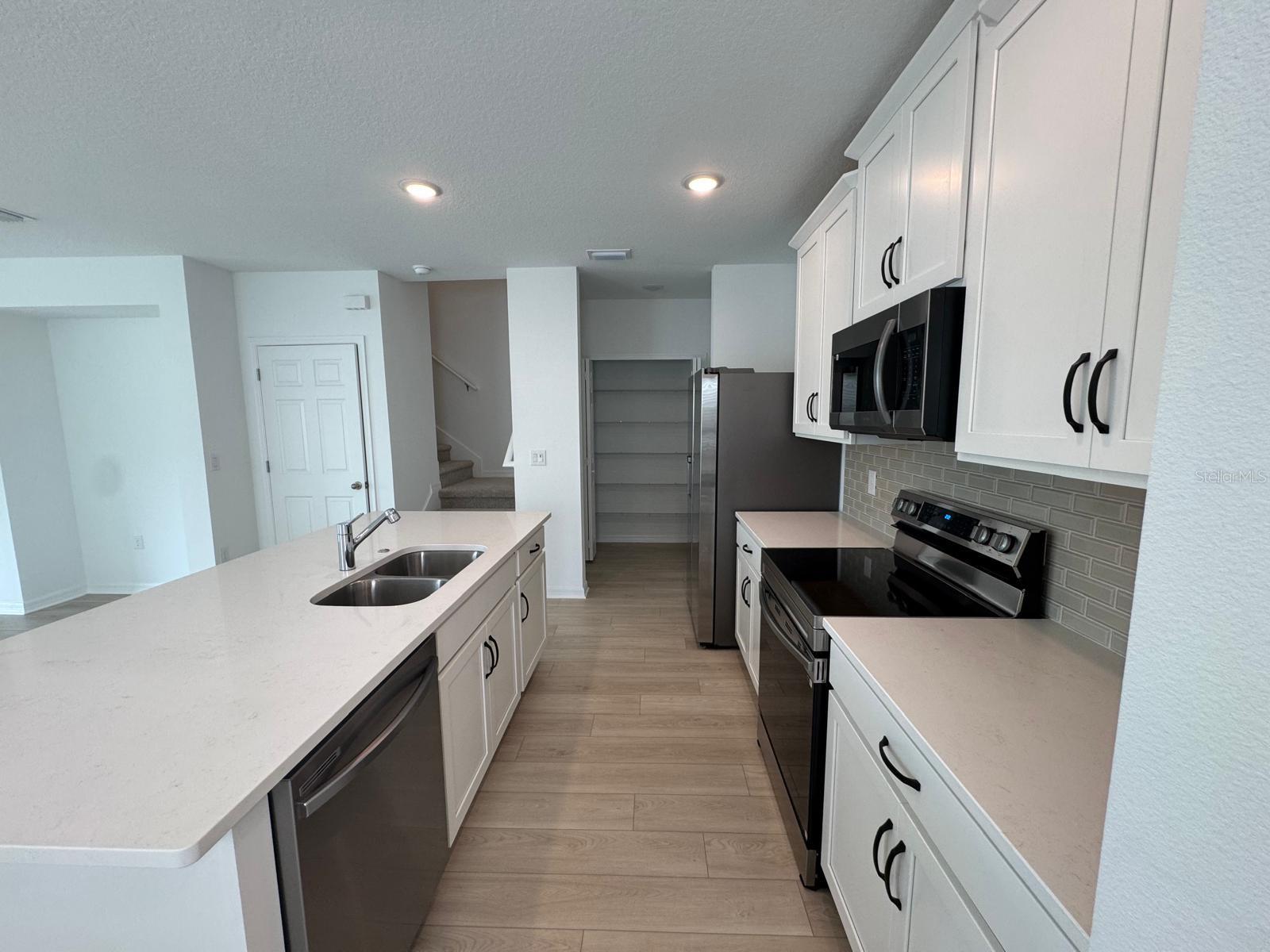 Image 3 of 22 For 466 Thompson Village Avenue