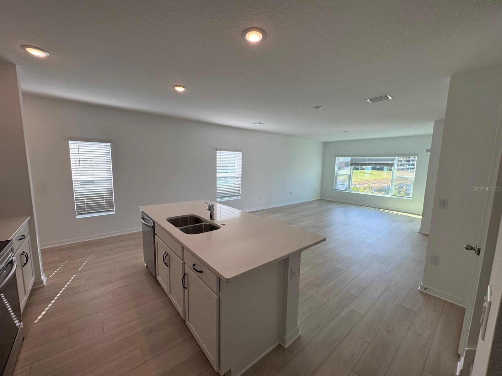 Image 4 of 22 For 466 Thompson Village Avenue