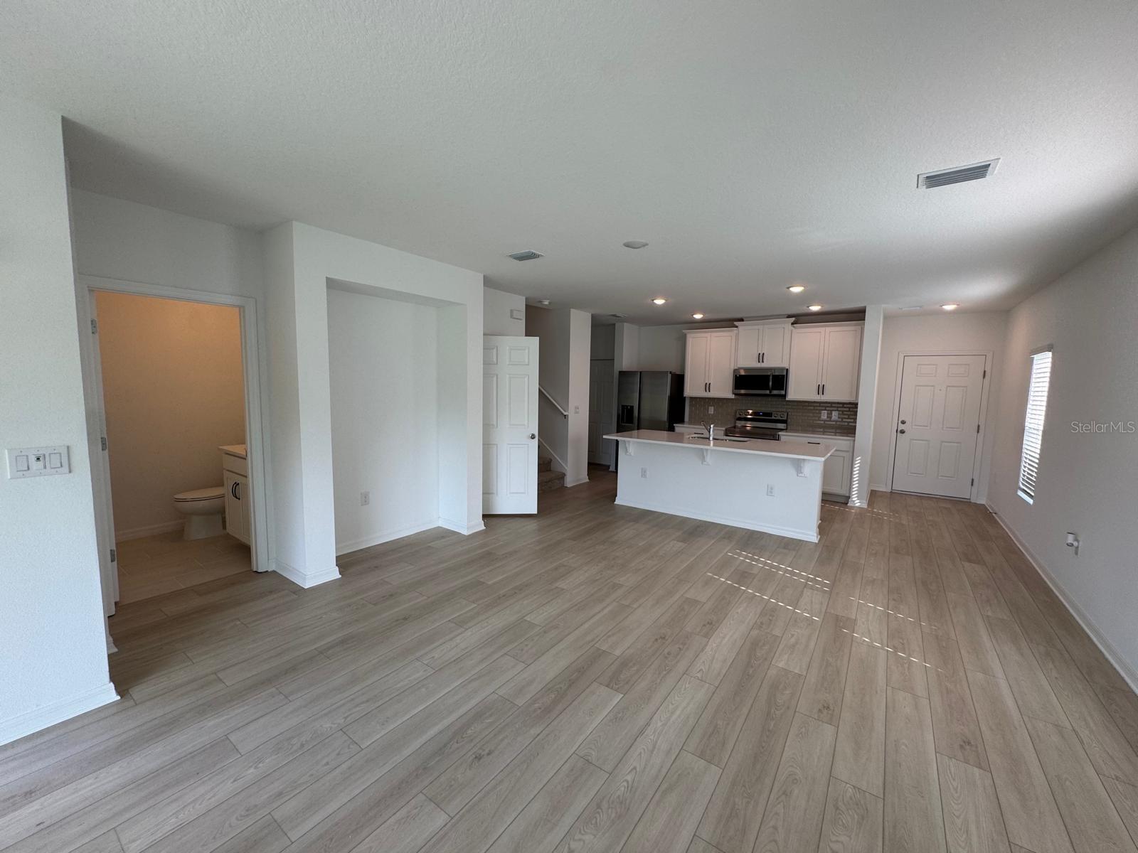 Image 6 of 22 For 466 Thompson Village Avenue