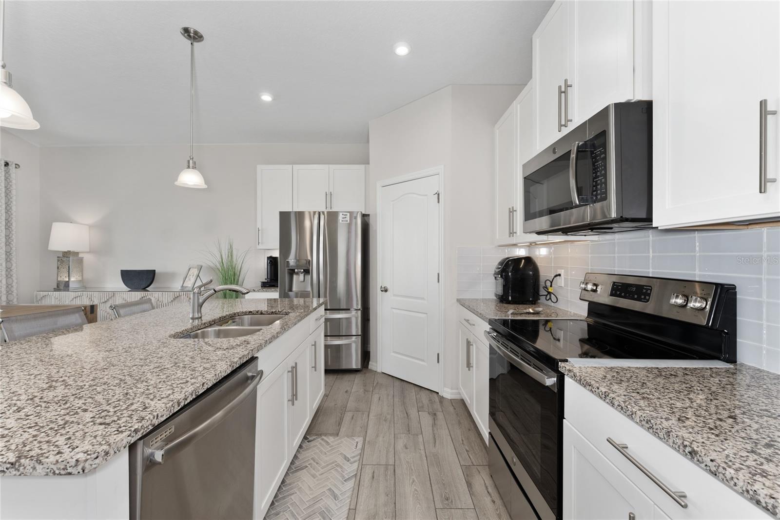 Image 12 of 33 For 3731 Crawley Down Loop