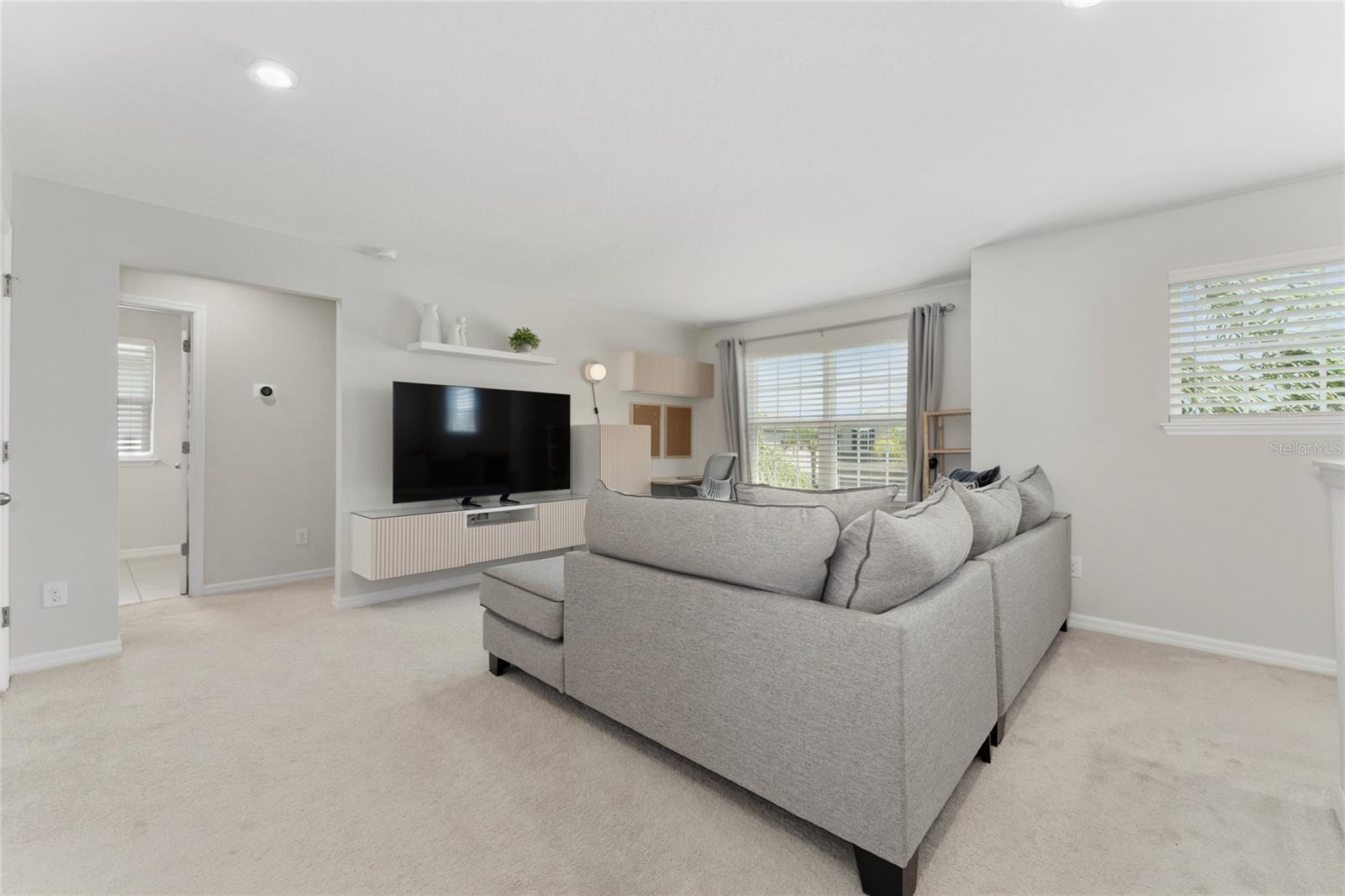 Image 13 of 33 For 3731 Crawley Down Loop