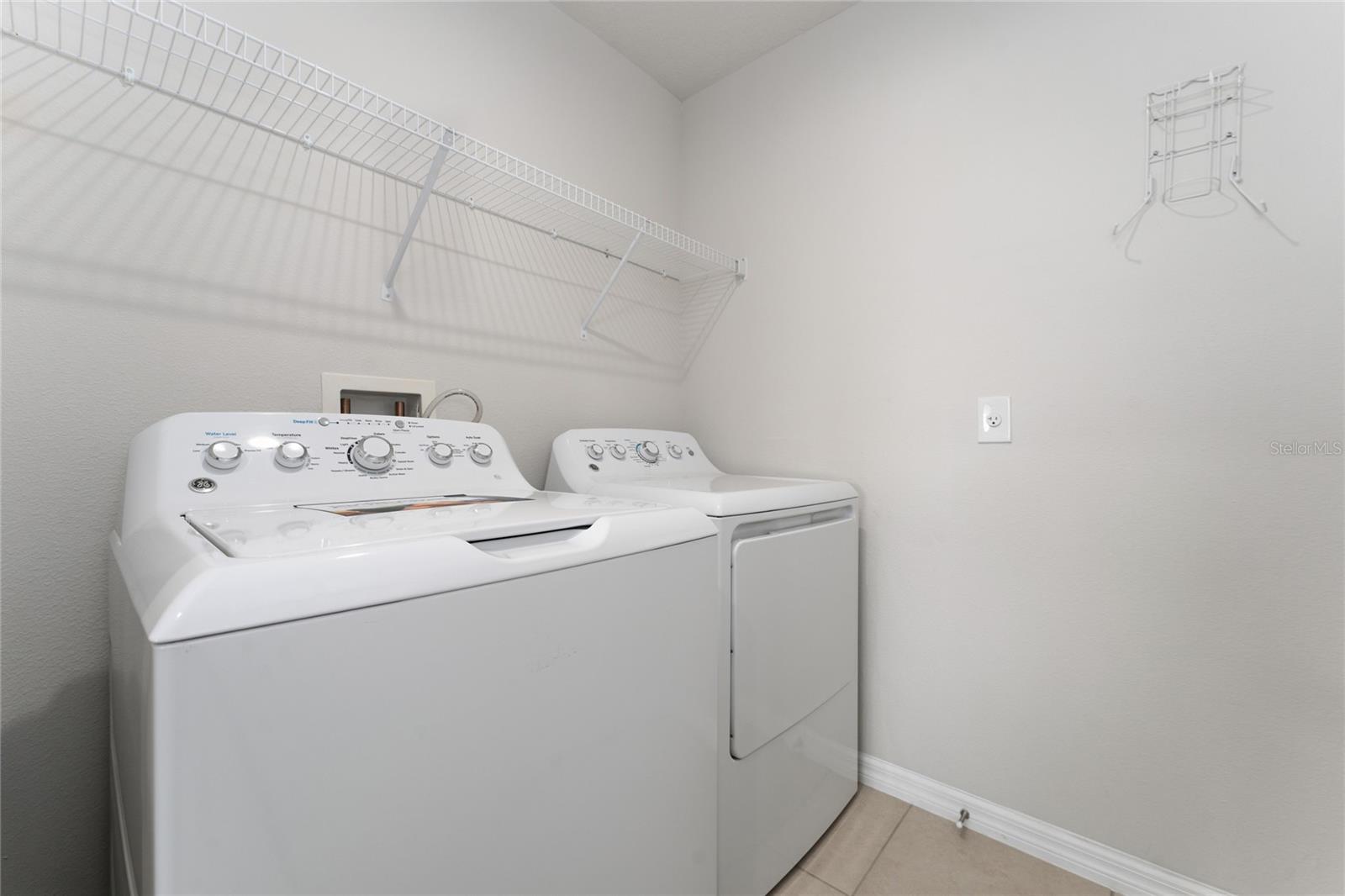 Image 16 of 33 For 3731 Crawley Down Loop