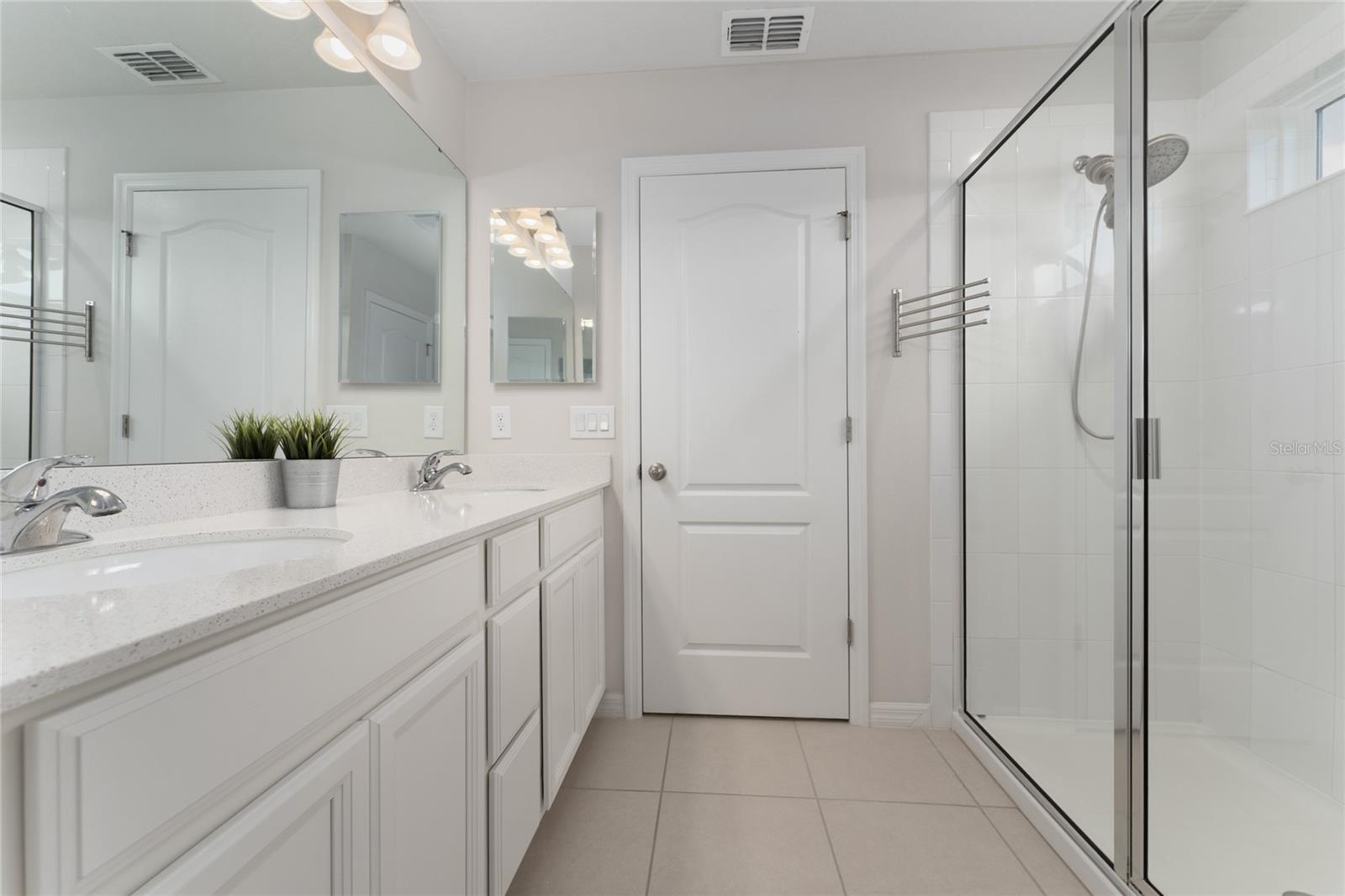 Image 19 of 33 For 3731 Crawley Down Loop