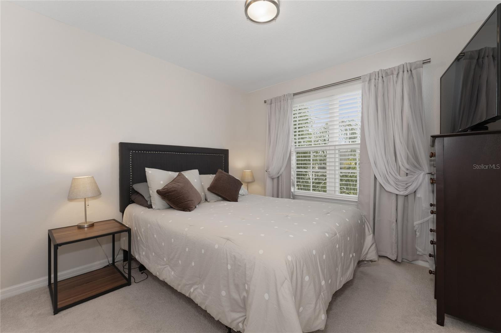 Image 21 of 33 For 3731 Crawley Down Loop