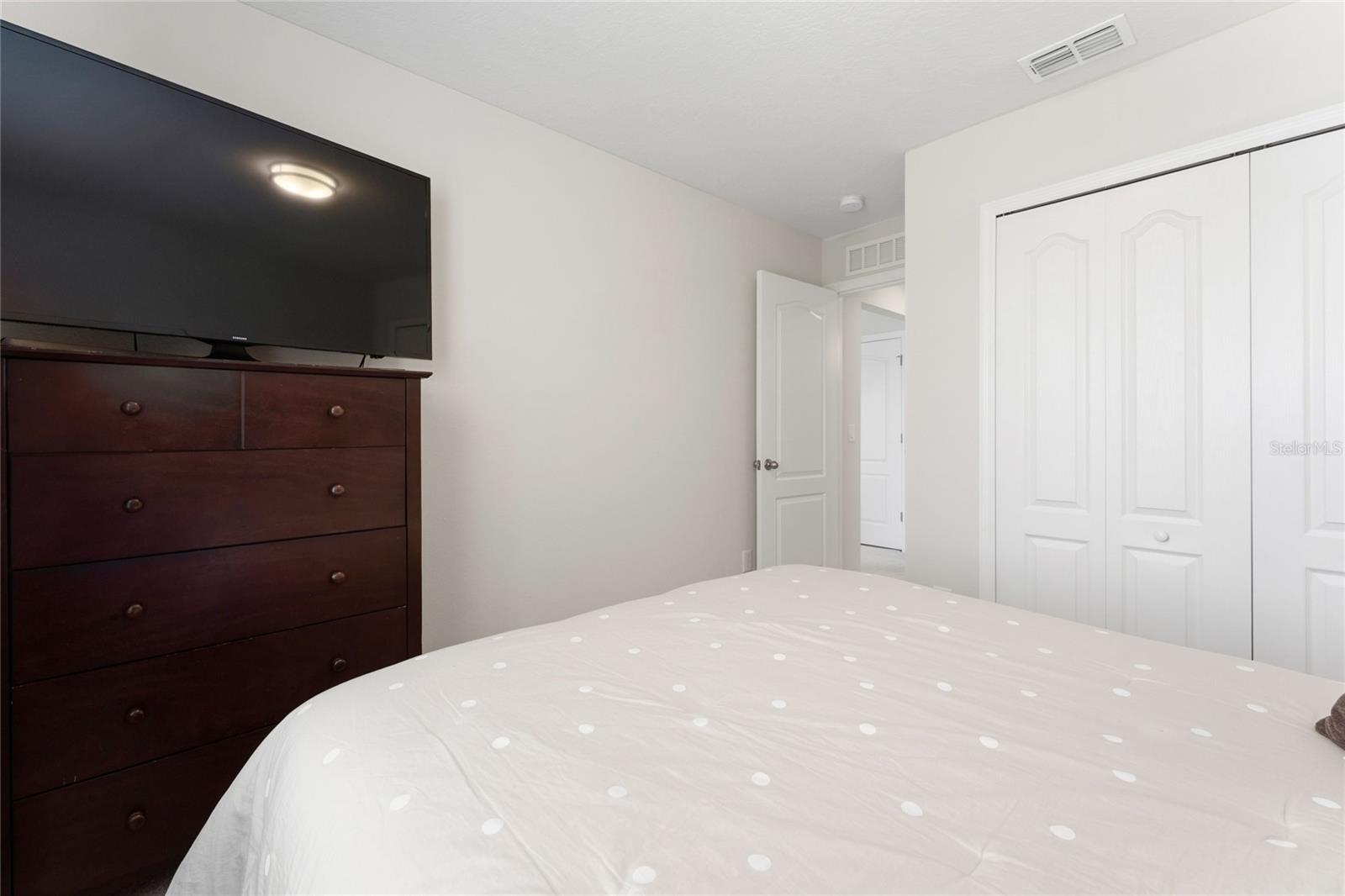 Image 22 of 33 For 3731 Crawley Down Loop