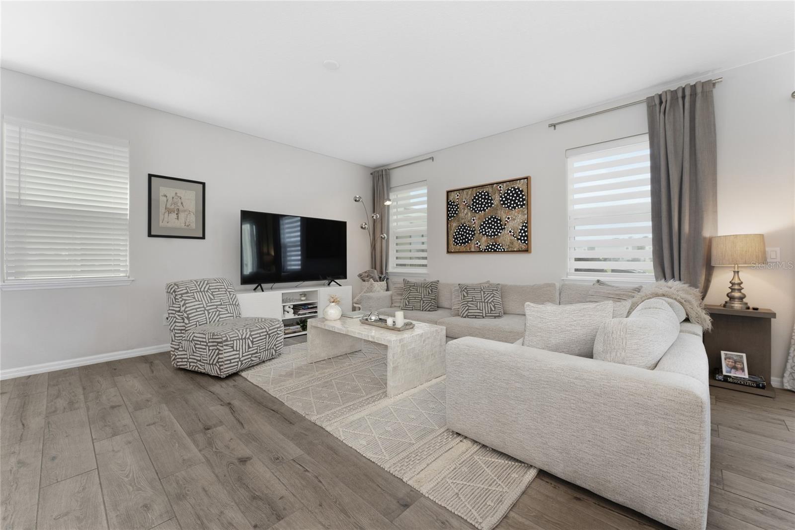 Image 7 of 33 For 3731 Crawley Down Loop