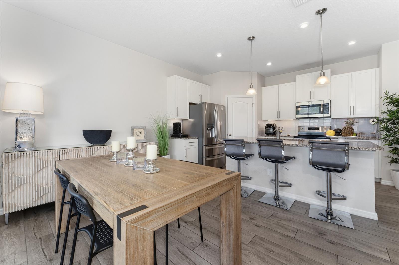 Image 9 of 33 For 3731 Crawley Down Loop