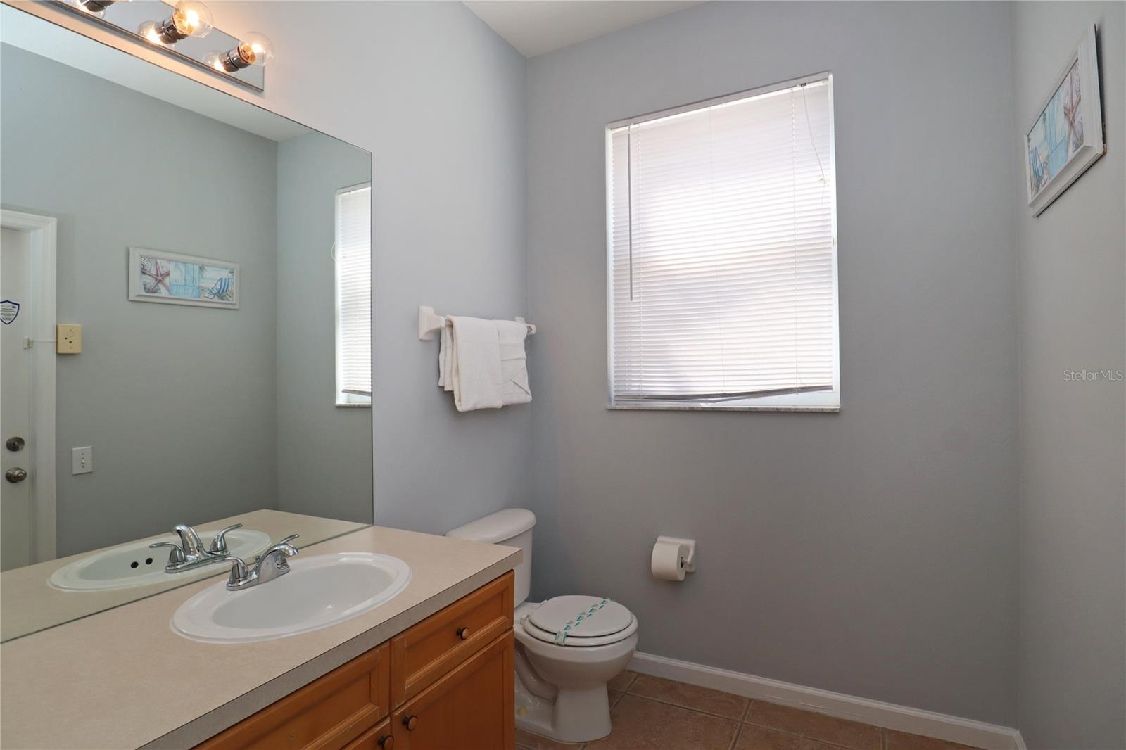 Image 10 of 42 For 8211 Fan Palm Way