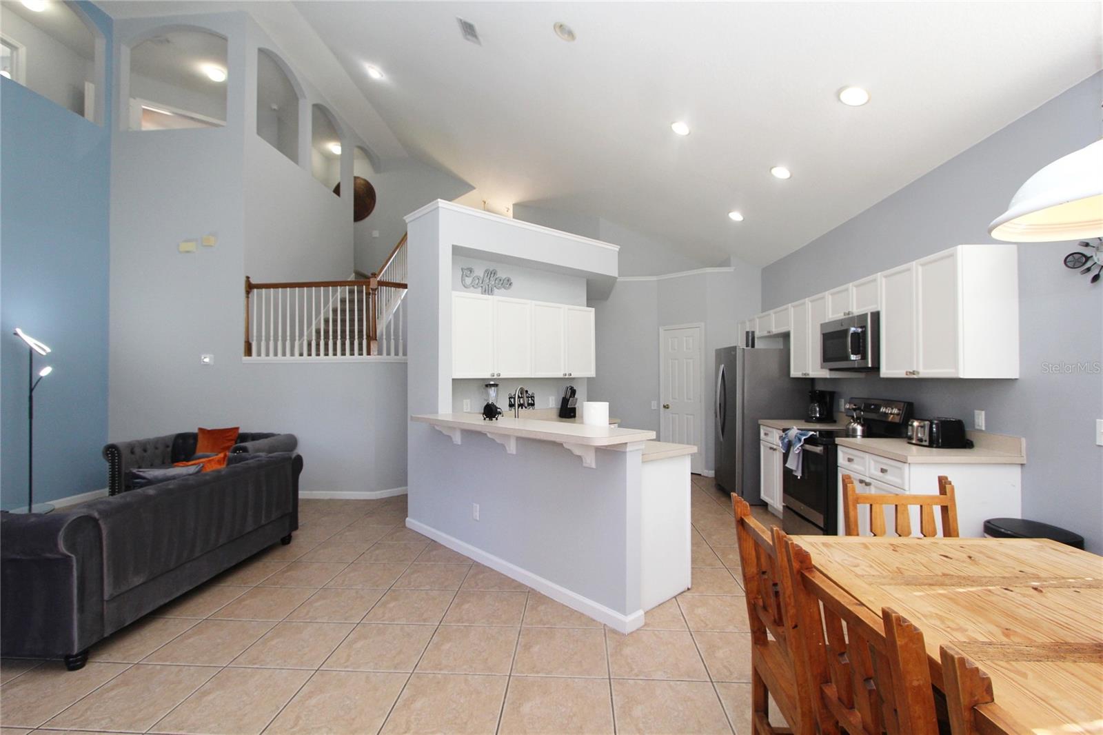 Image 12 of 42 For 8211 Fan Palm Way