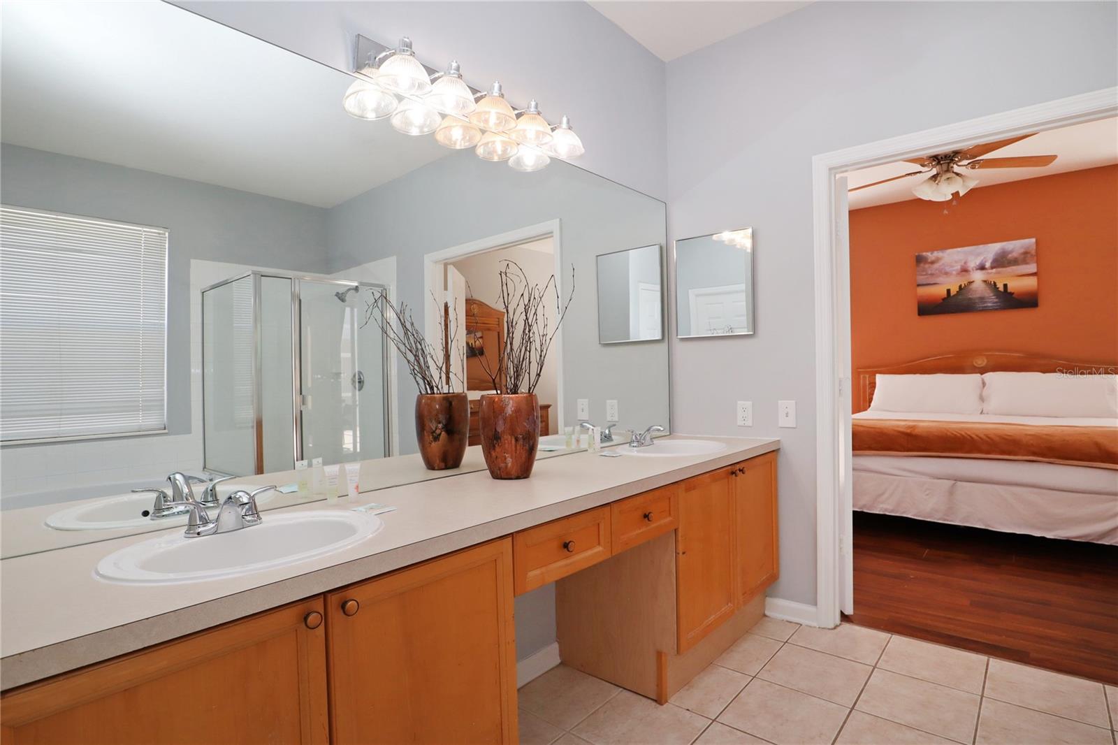 Image 21 of 42 For 8211 Fan Palm Way