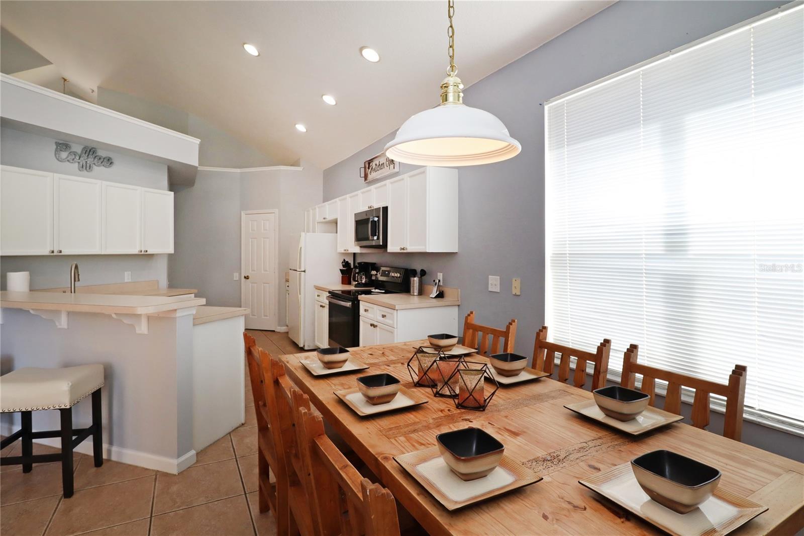 Image 9 of 42 For 8211 Fan Palm Way