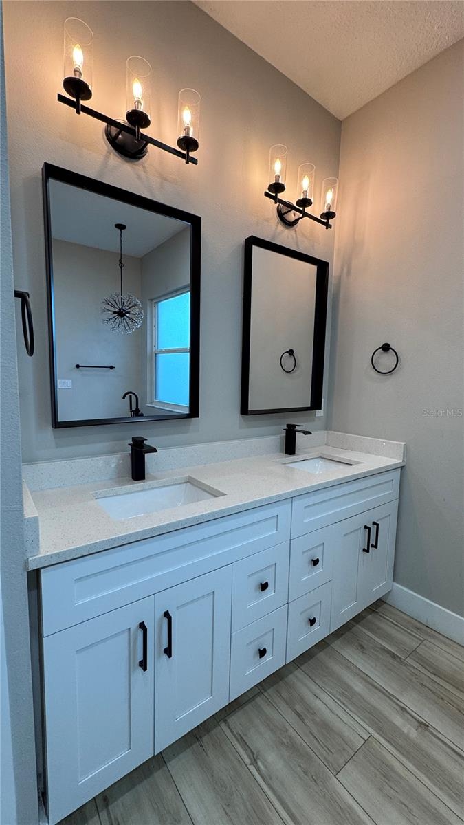 Image 11 of 23 For 971 Granata Avenue Se