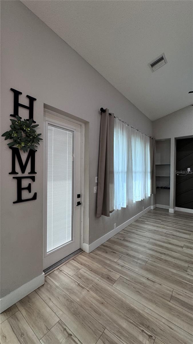 Image 13 of 23 For 971 Granata Avenue Se