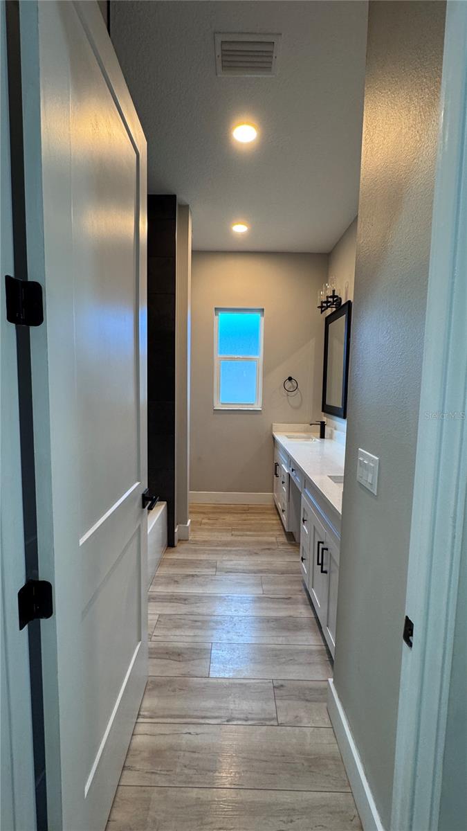 Image 17 of 23 For 971 Granata Avenue Se