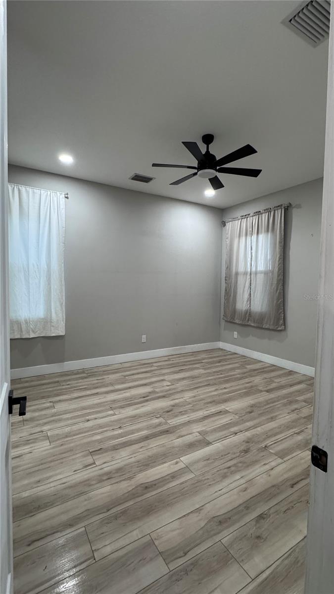 Image 5 of 23 For 971 Granata Avenue Se