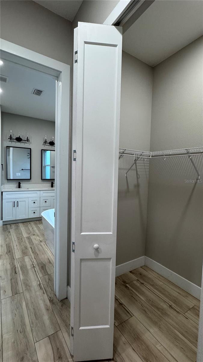 Image 7 of 23 For 971 Granata Avenue Se