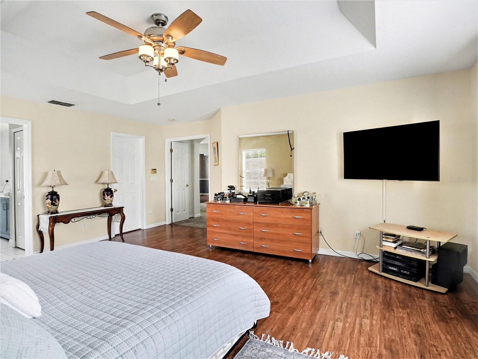 Image 16 of 33 For 4992 Hook Hollow Circle