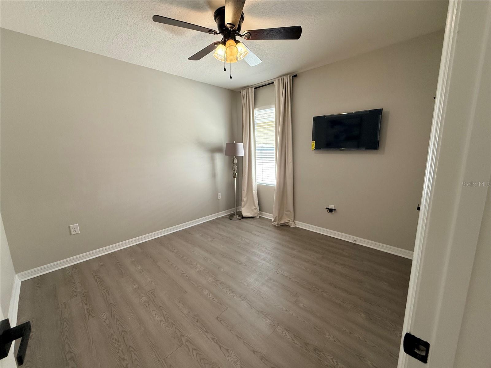 Image 7 of 19 For 1593 Diamond Loop Drive