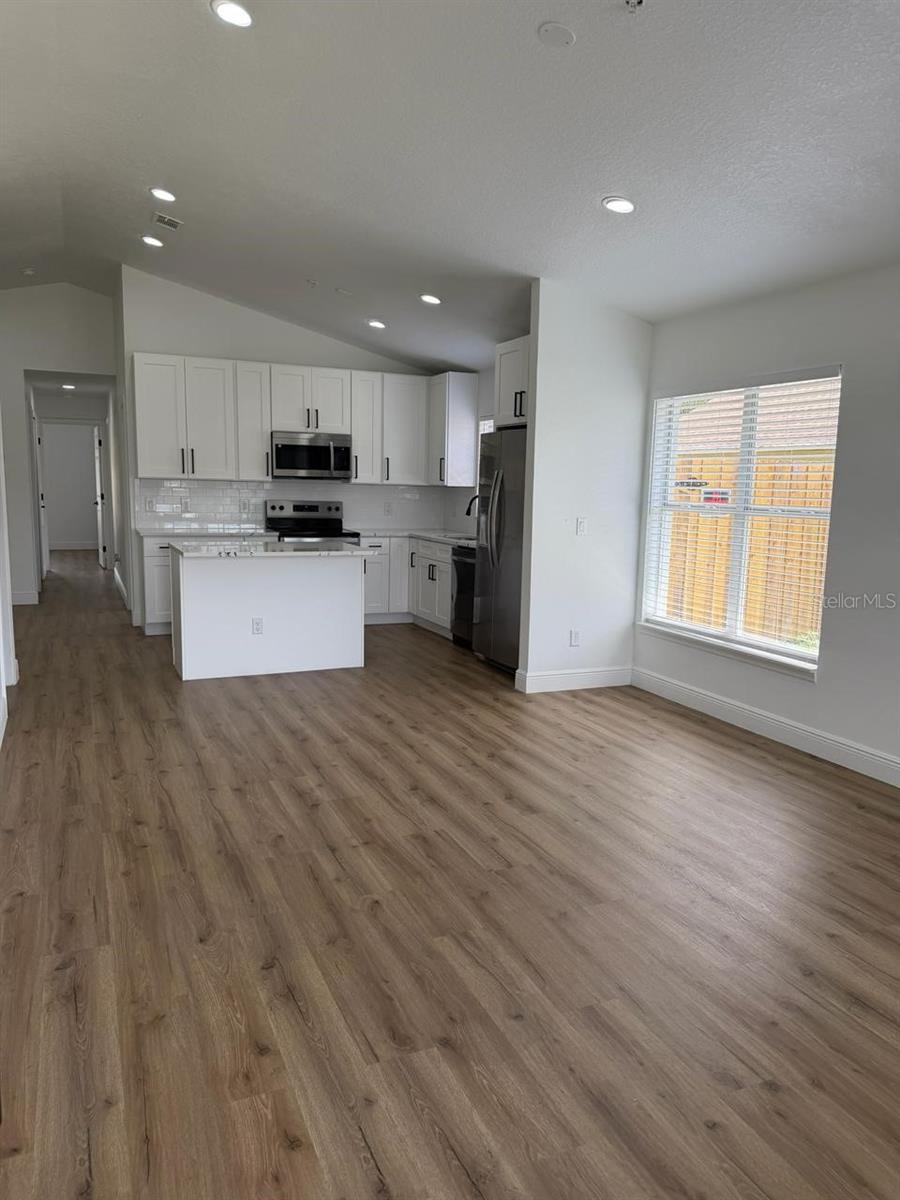 Image 2 of 17 For 9743 Hollyhill Drive