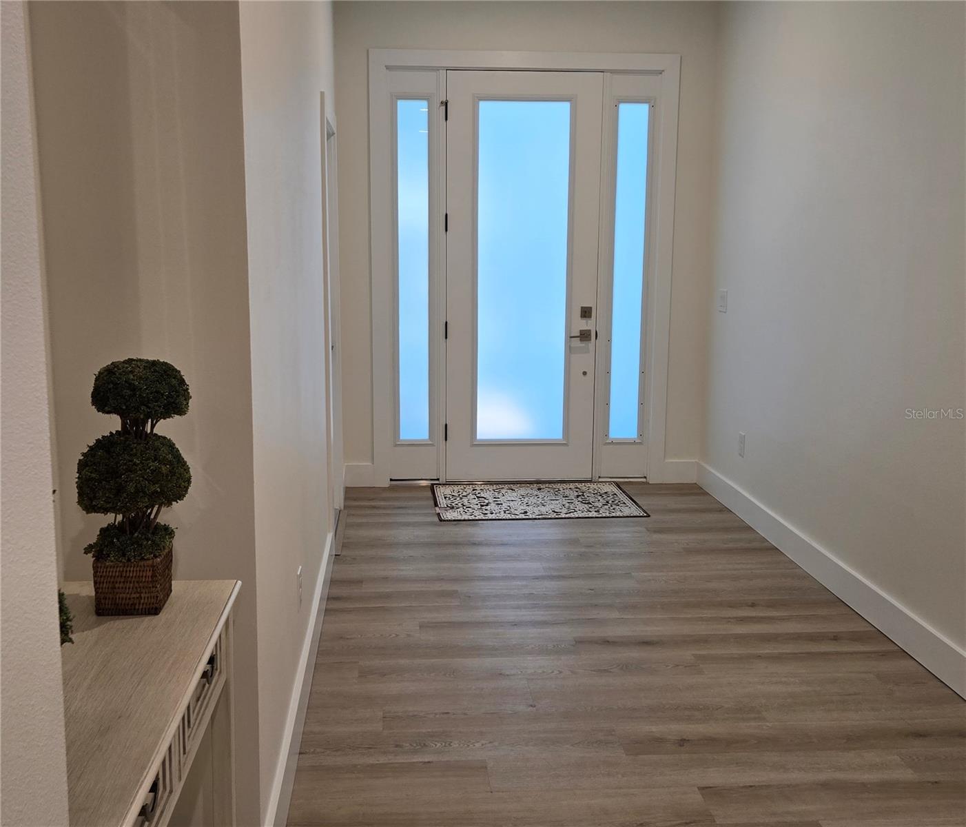 Image 3 of 20 For 106 Lake Drive