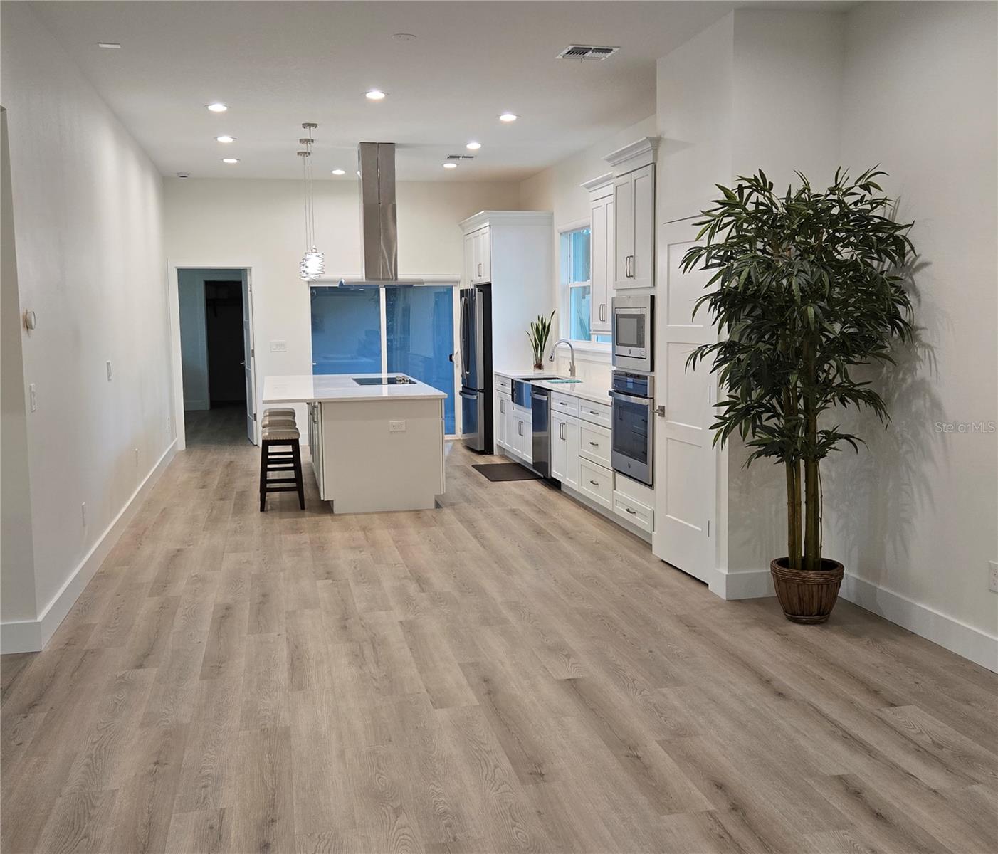 Image 5 of 20 For 106 Lake Drive