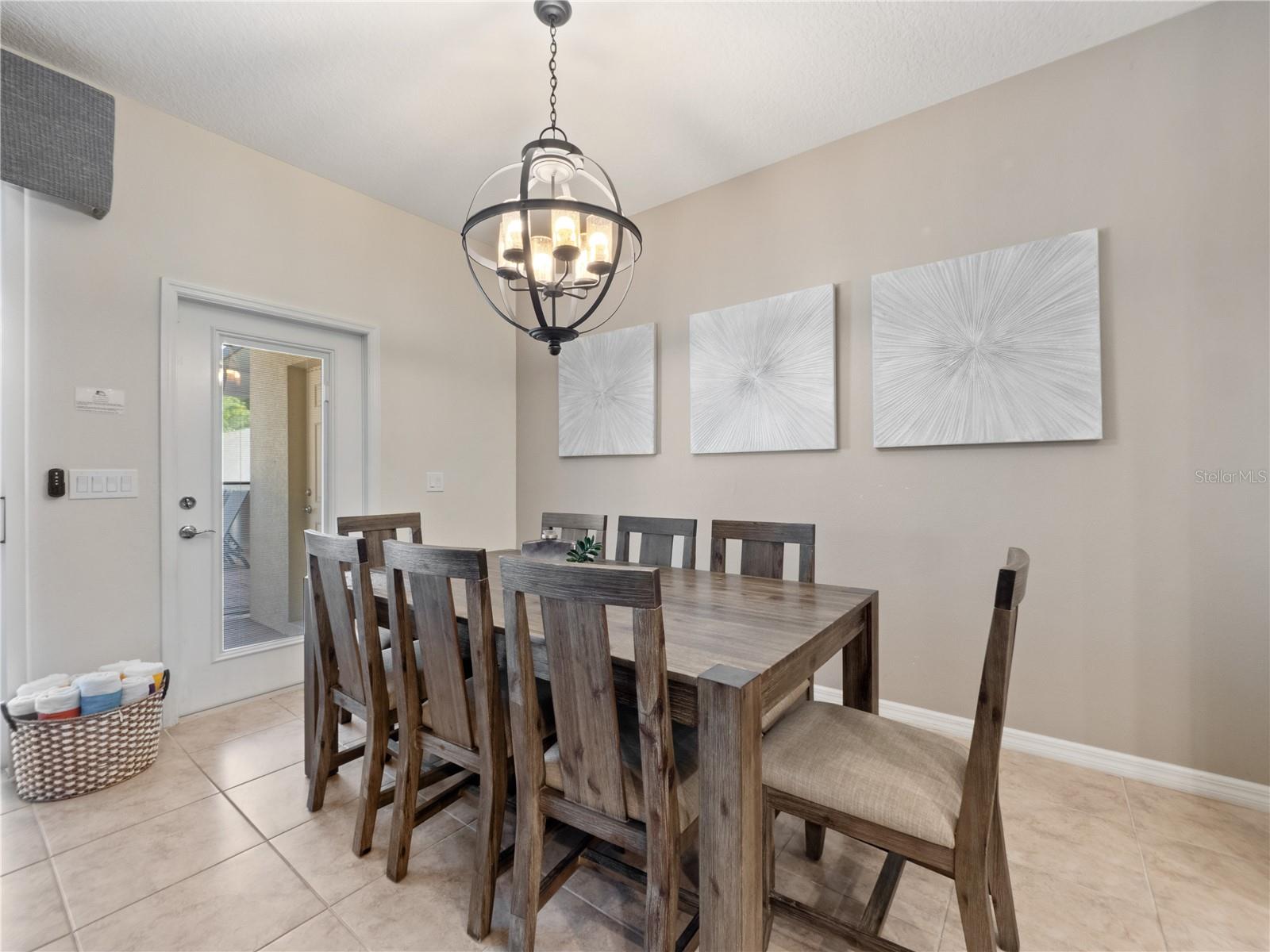Image 13 of 52 For 8867 Geneve Court
