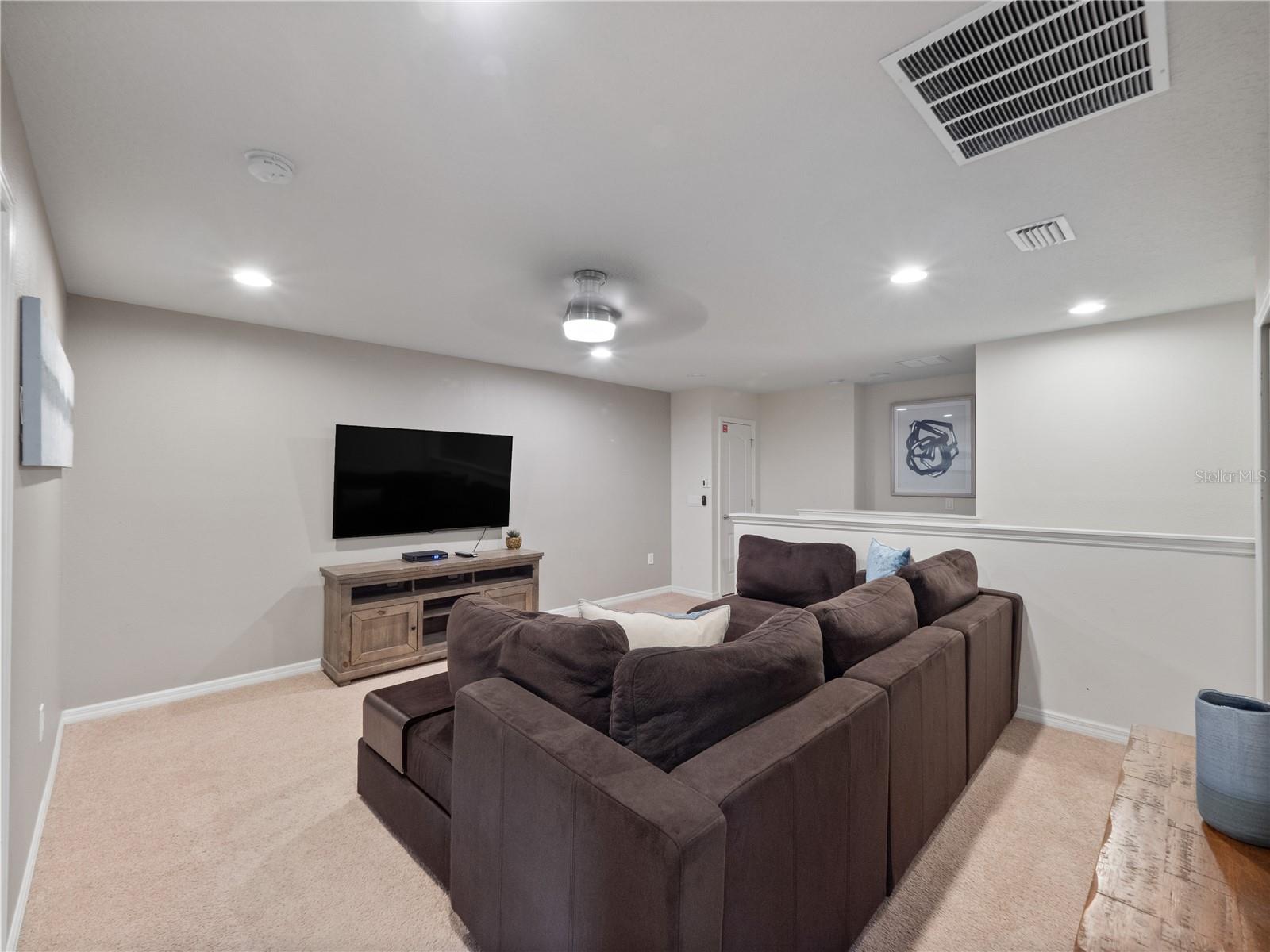Image 19 of 52 For 8867 Geneve Court