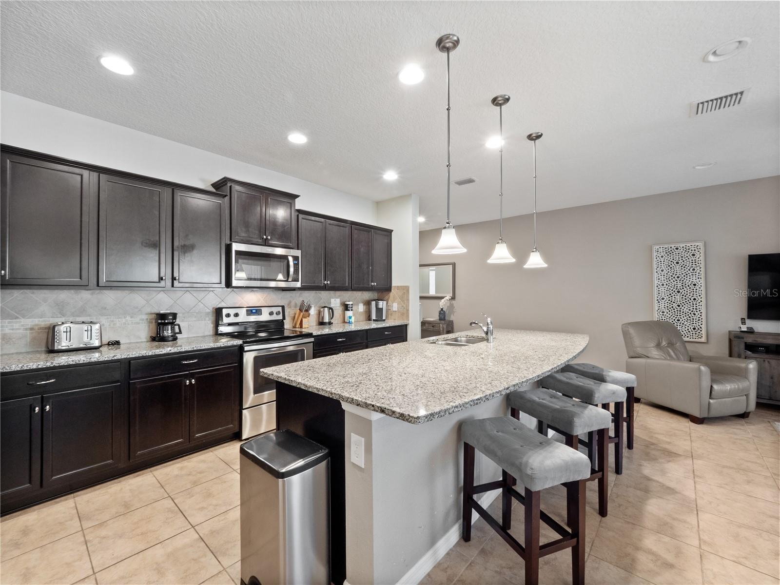 Image 5 of 52 For 8867 Geneve Court