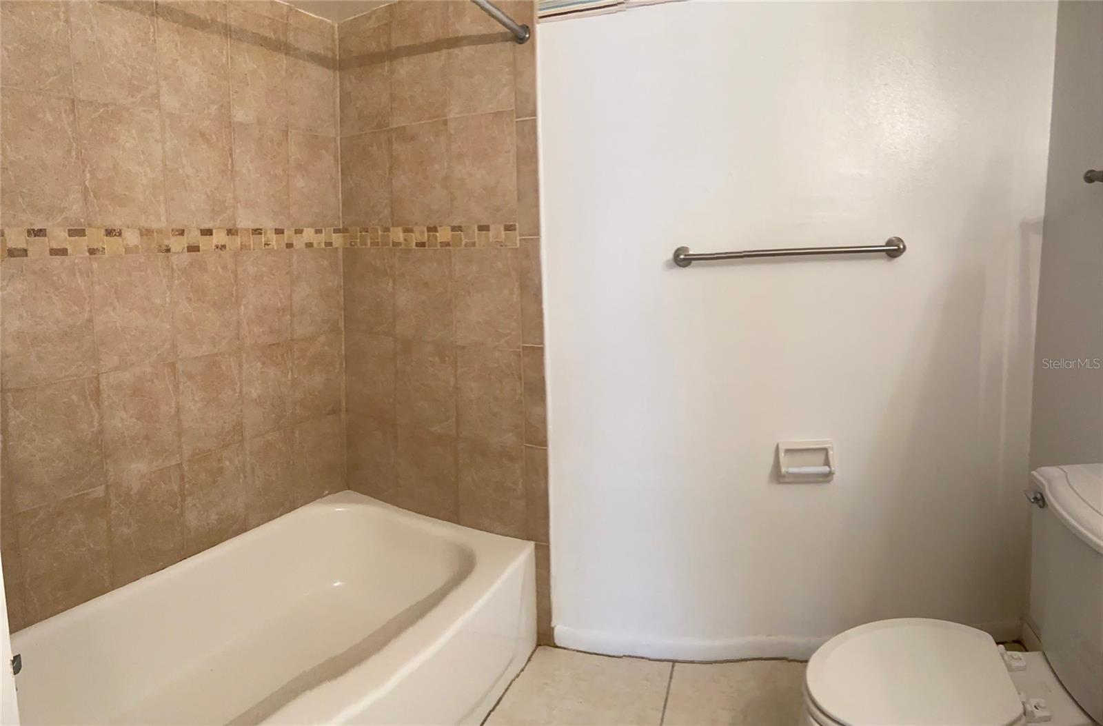 Image 3 of 12 For 925 Oak Ridge Road 925c