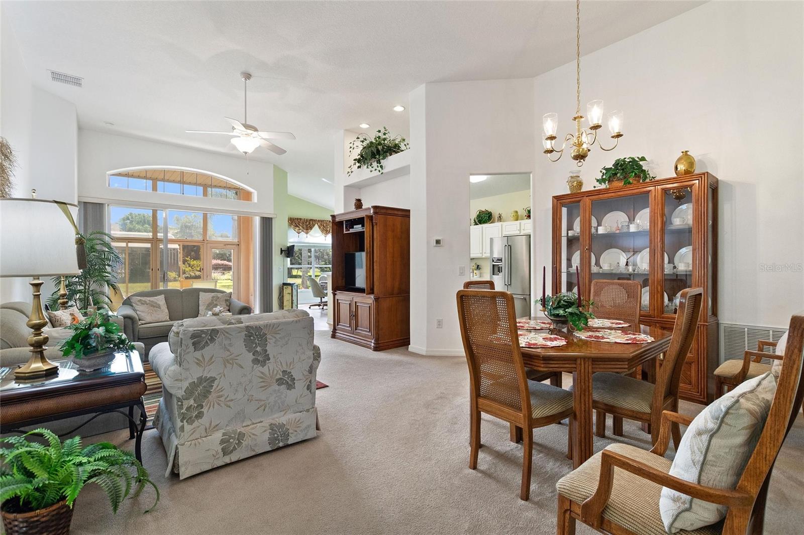 Image 15 of 62 For 511 Royal Palm Dr