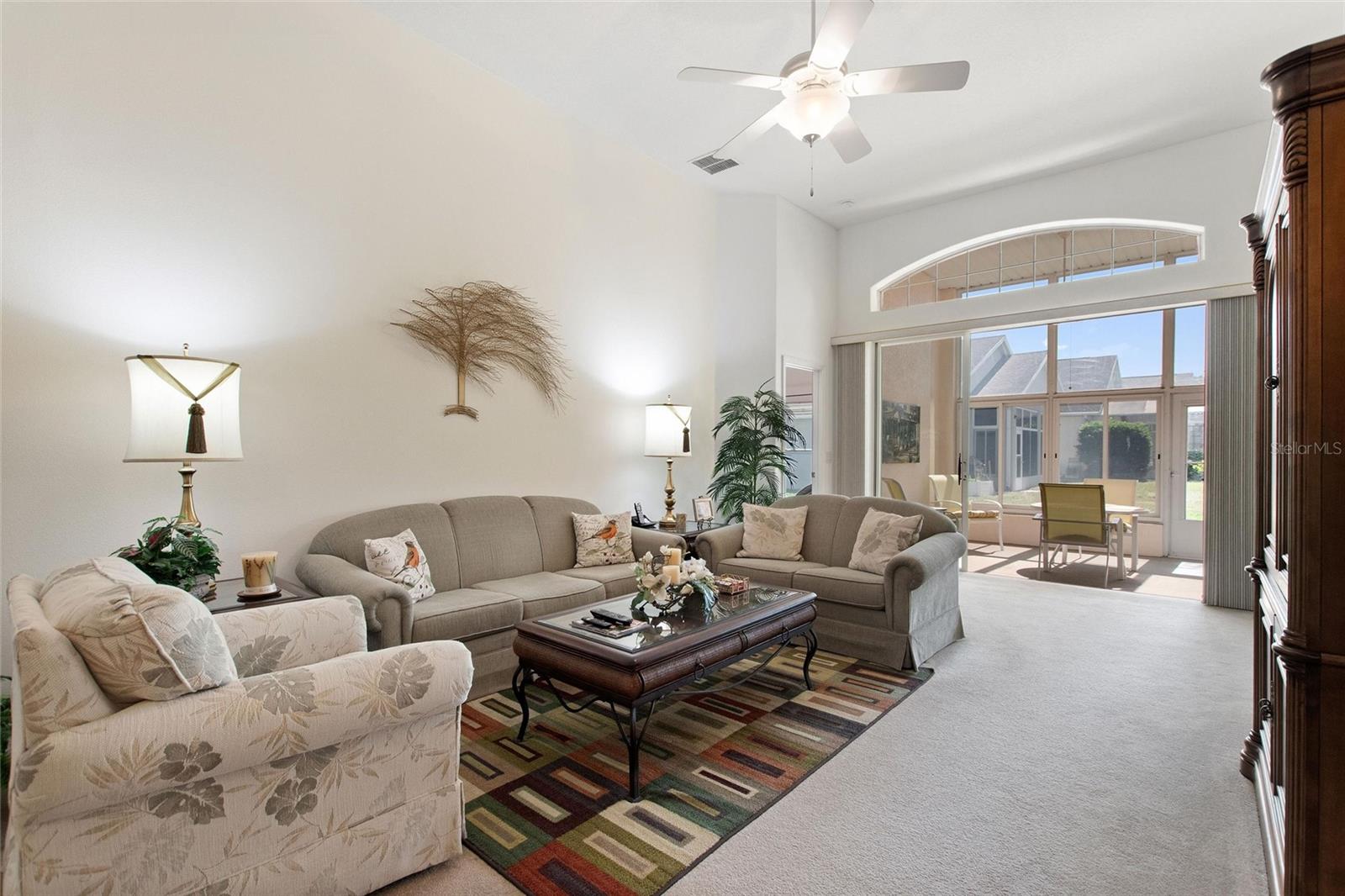 Image 16 of 62 For 511 Royal Palm Dr