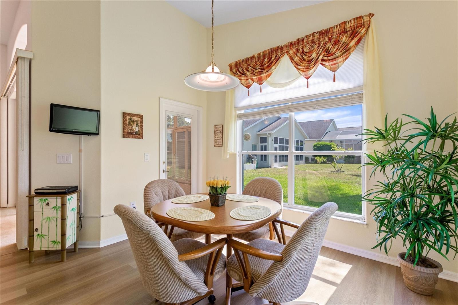 Image 21 of 62 For 511 Royal Palm Dr