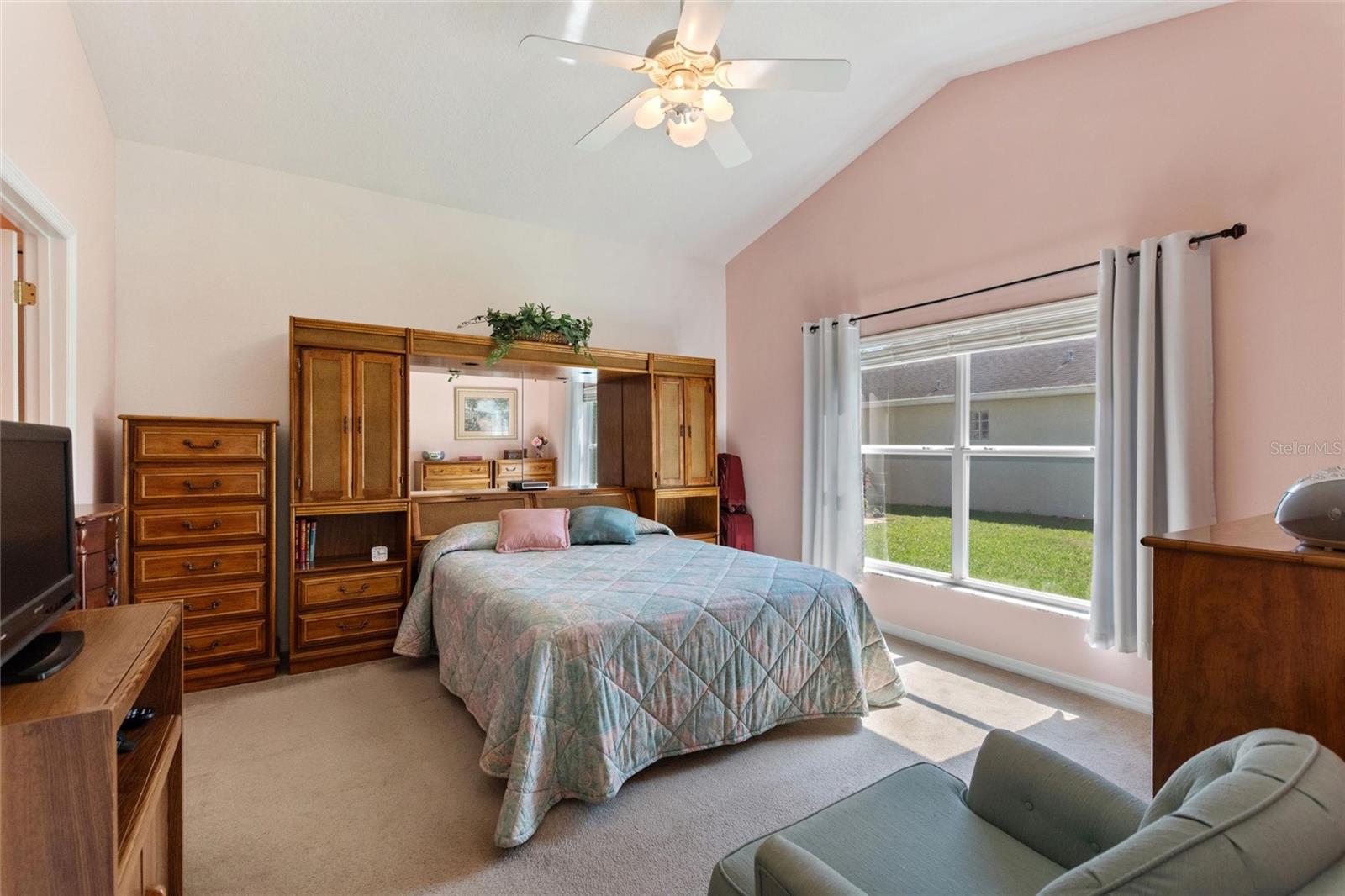 Image 23 of 62 For 511 Royal Palm Dr