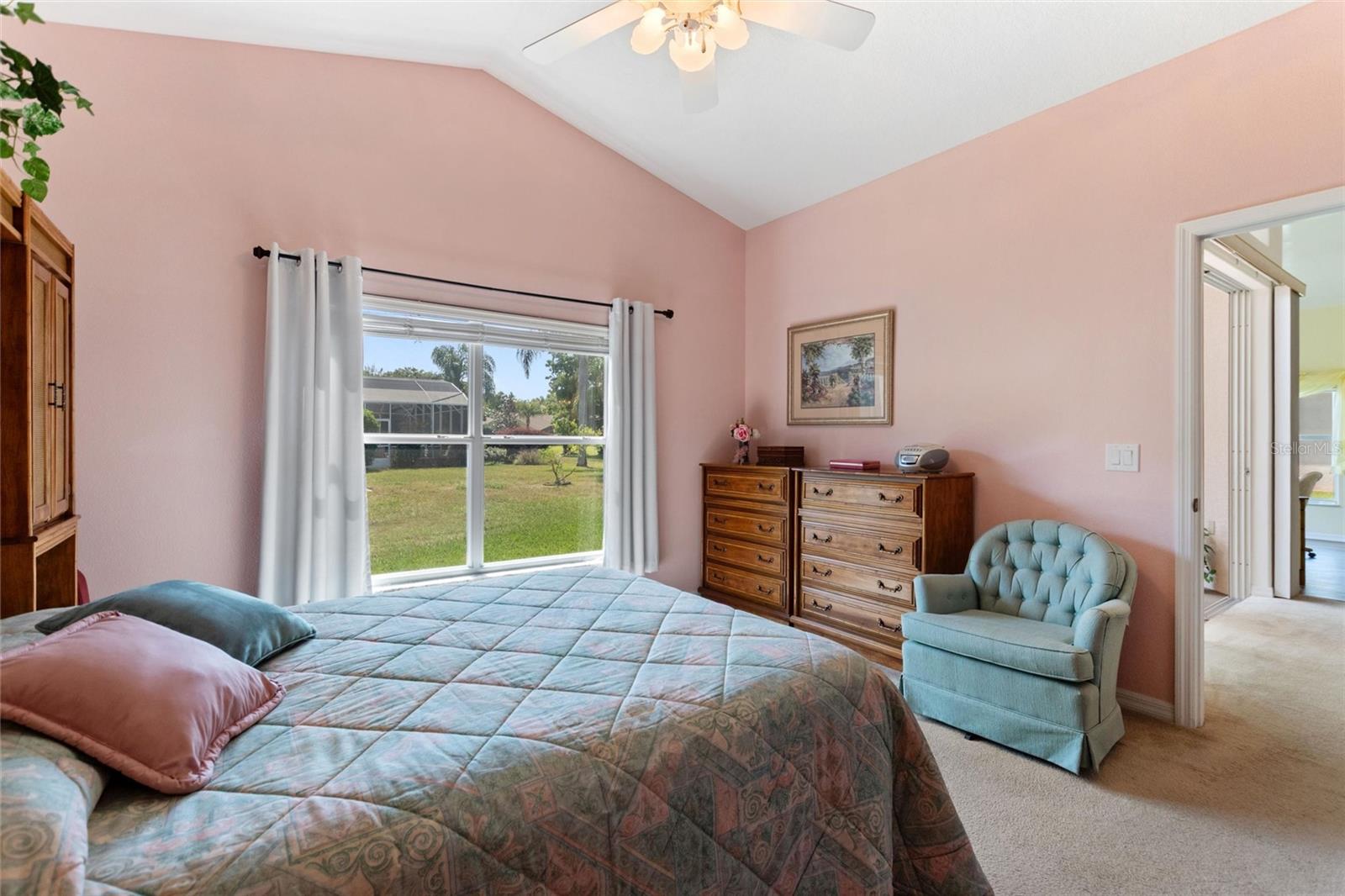 Image 24 of 62 For 511 Royal Palm Dr