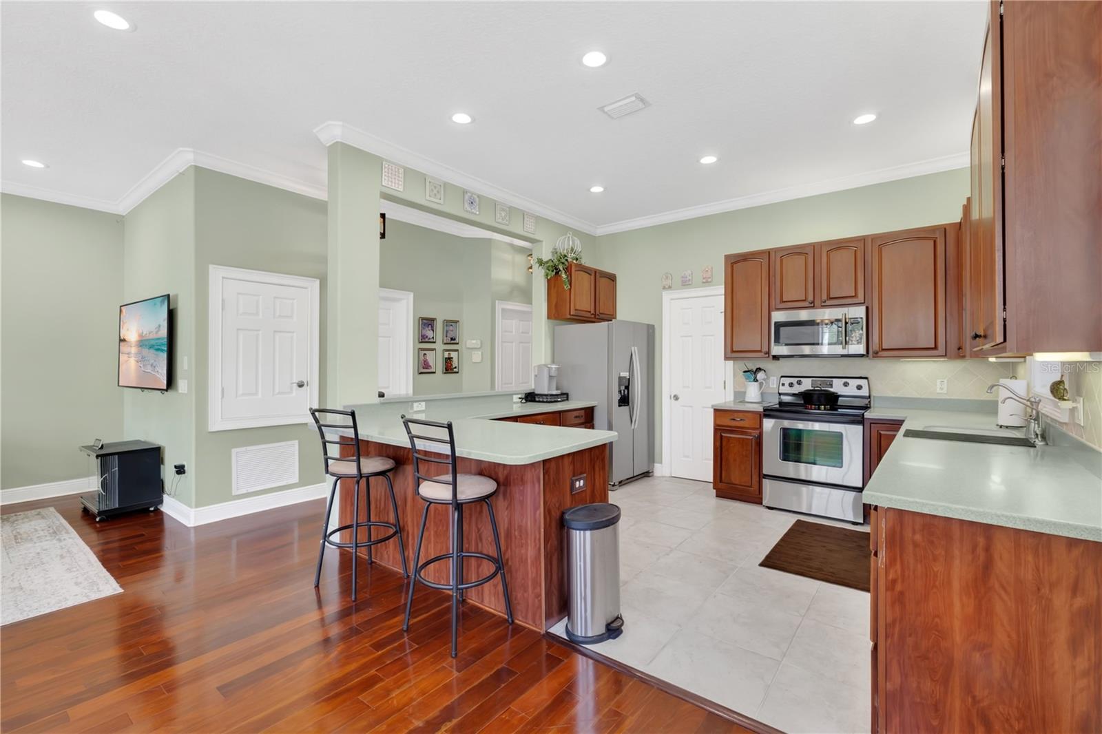 Image 6 of 59 For 3320 Bracken Fern Drive