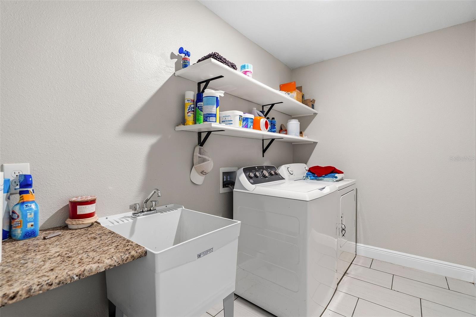 Image 23 of 54 For 3481 Middlebrook Pl