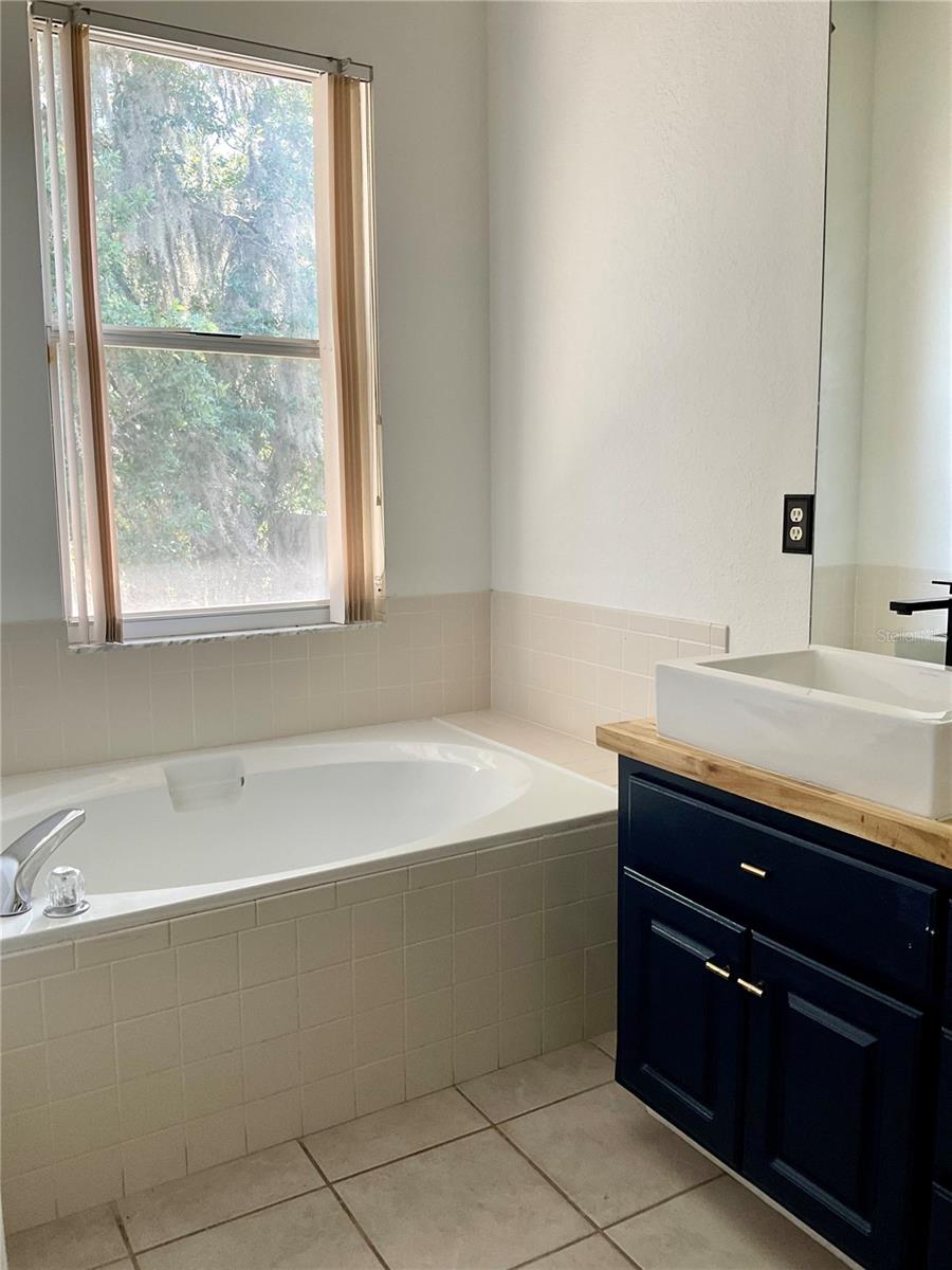 Image 11 of 31 For 132 Golf Aire Blvd