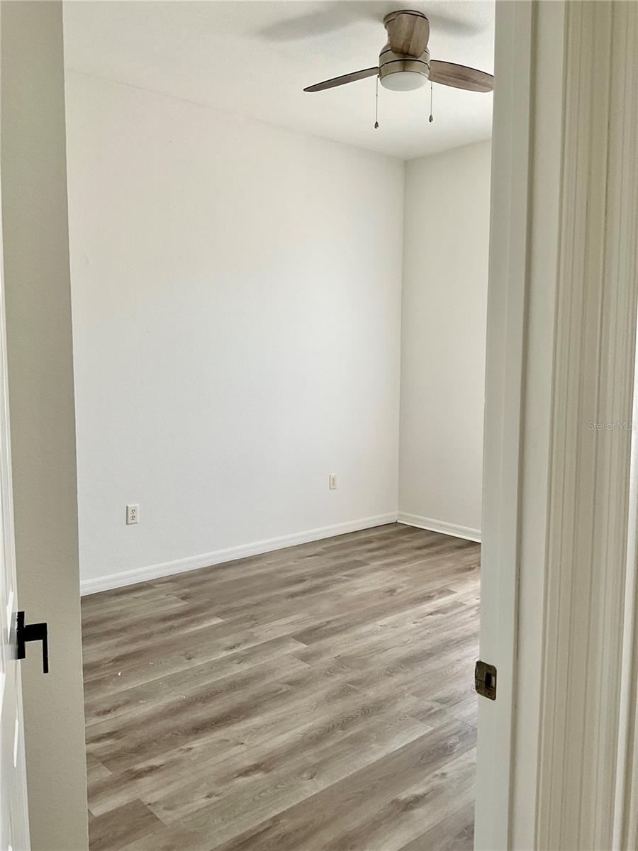 Image 20 of 31 For 132 Golf Aire Blvd